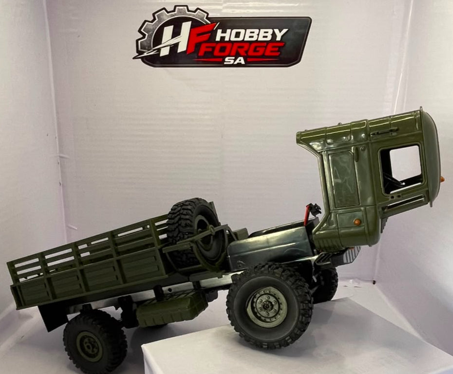 WPL B16 6×6 military truck.
