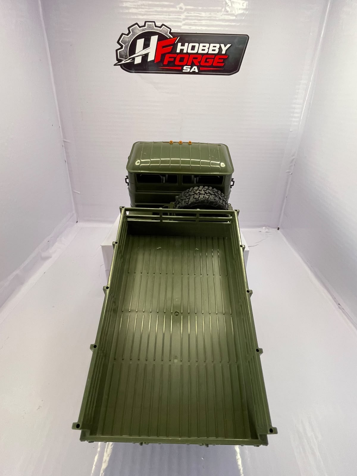 WPL B16 6×6 military truck.
